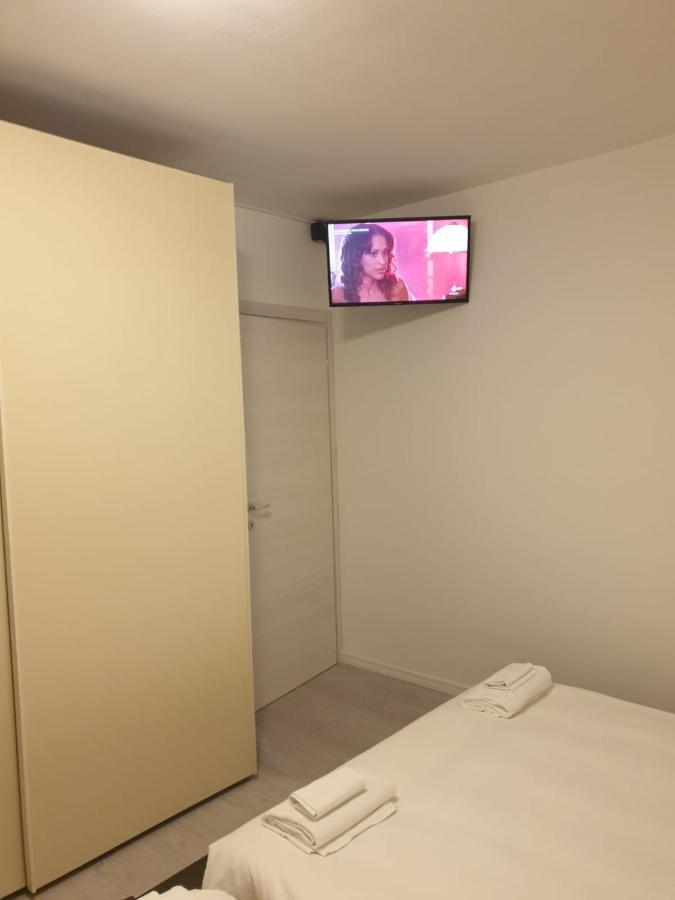 J&M House -Fronte Ospedale- Incluso Netflix E Disney Plus أوديني المظهر الخارجي الصورة
